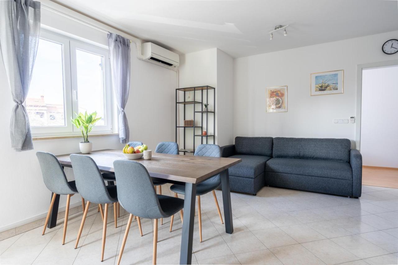 Charmante Wohnung Fusslaeufig Zum Meer In Funtana Esterno foto
